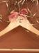 MARIAGE_COLLECTION GINKKO 2025_Cintre gravé_Bois_2