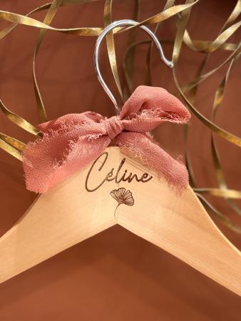 MARIAGE_COLLECTION GINKKO 2025_Cintre gravé_Bois_3